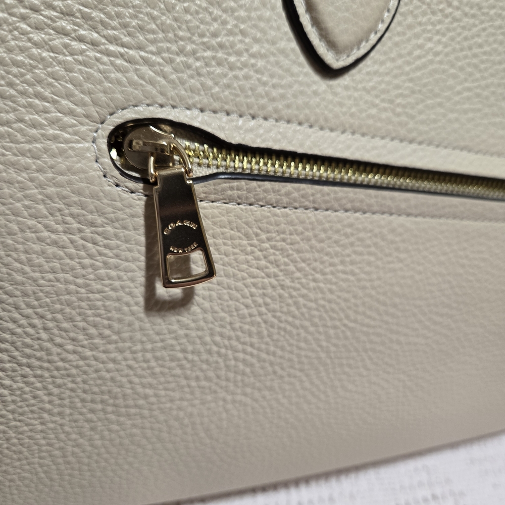 Coach Cream Leather Women's Bag - Picture 16 of 16